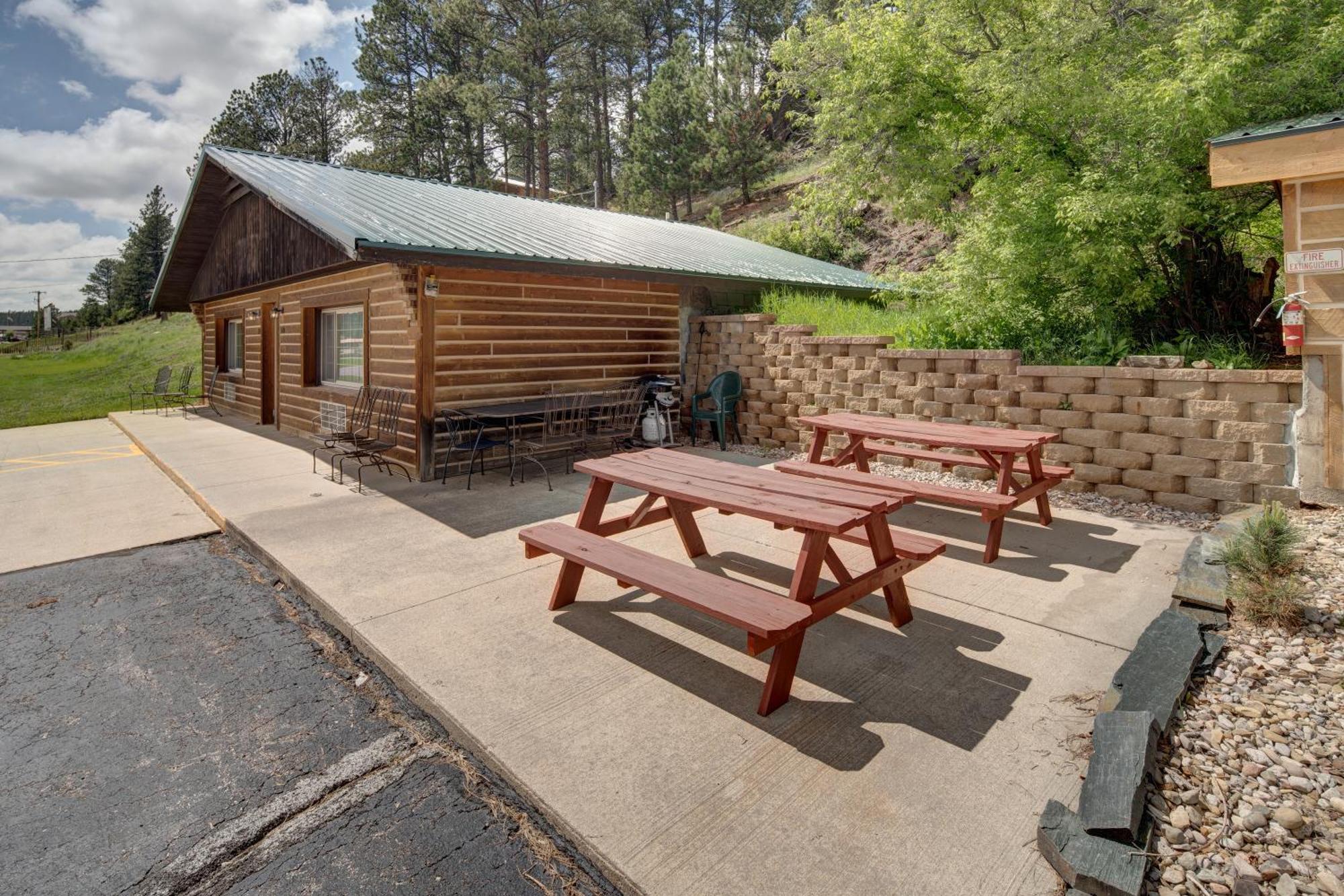 Rock Crest Lodge & Cabins Custer Ngoại thất bức ảnh