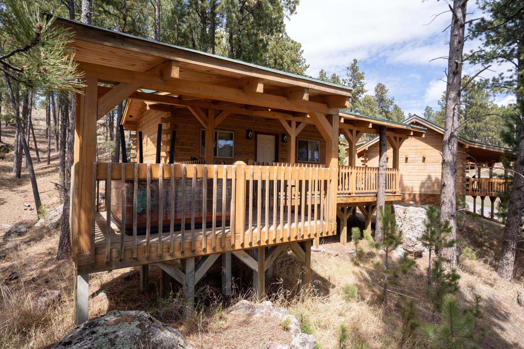 Rock Crest Lodge & Cabins Custer Ngoại thất bức ảnh