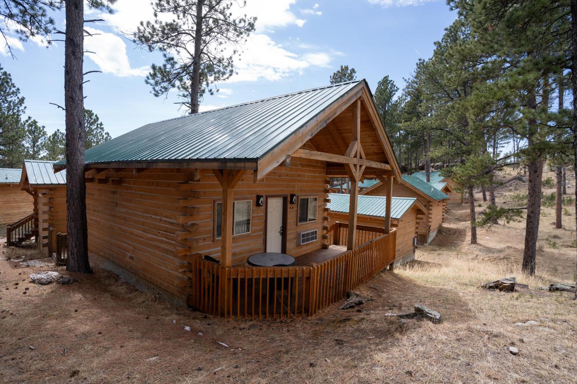 Rock Crest Lodge & Cabins Custer Ngoại thất bức ảnh