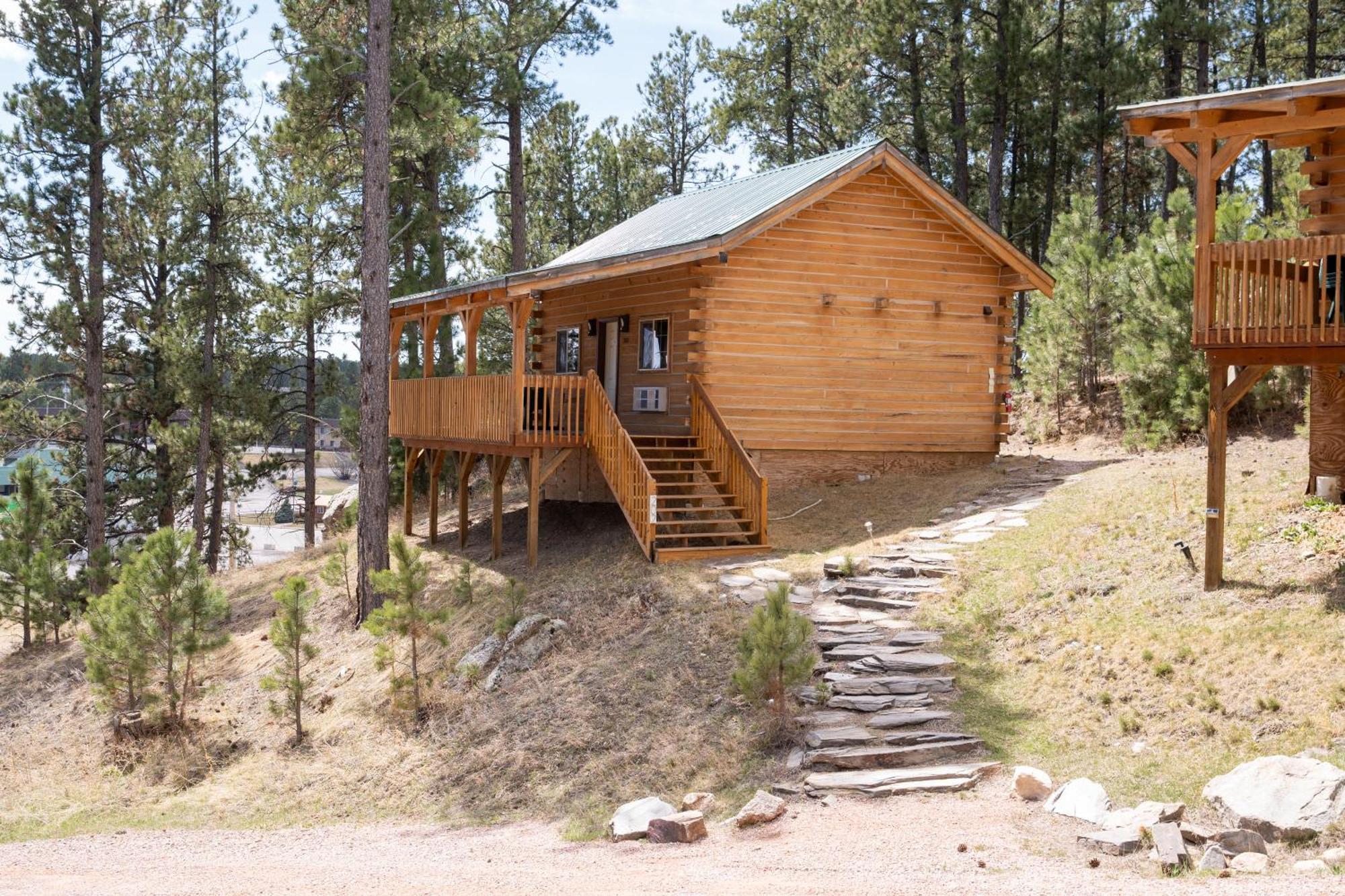 Rock Crest Lodge & Cabins Custer Ngoại thất bức ảnh