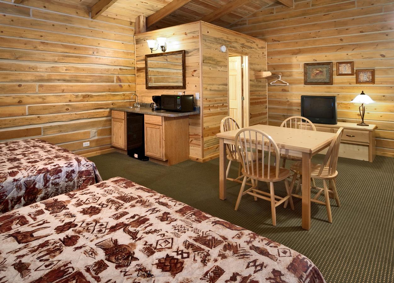 Rock Crest Lodge & Cabins Custer Ngoại thất bức ảnh