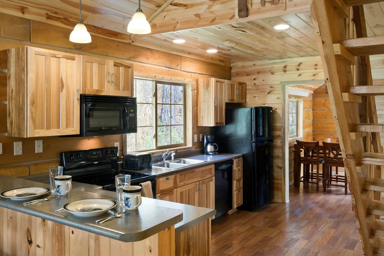 Rock Crest Lodge & Cabins Custer Ngoại thất bức ảnh