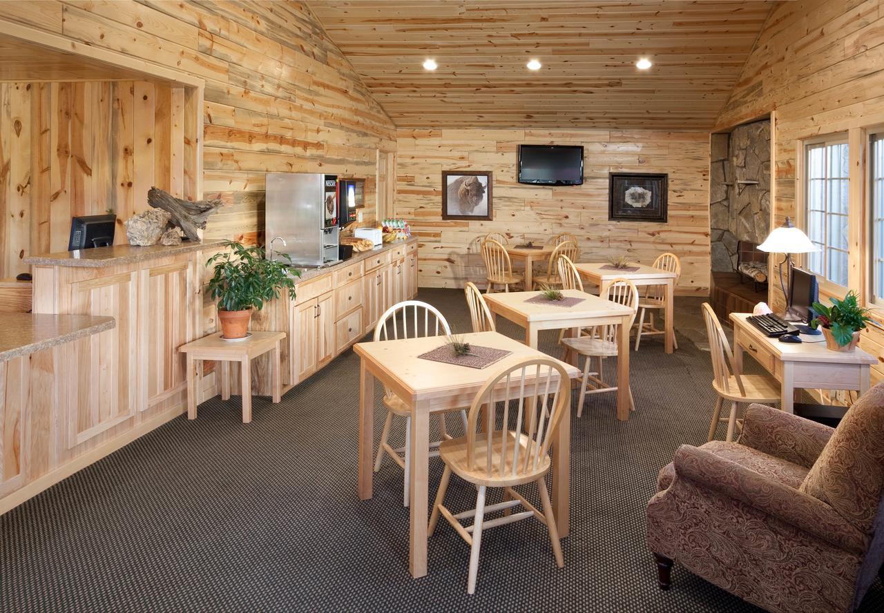 Rock Crest Lodge & Cabins Custer Ngoại thất bức ảnh