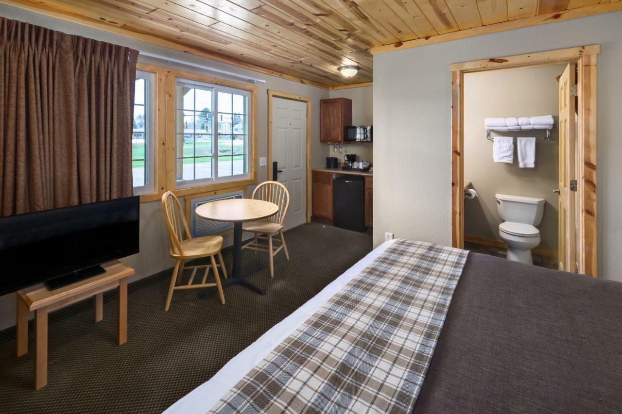 Rock Crest Lodge & Cabins Custer Ngoại thất bức ảnh