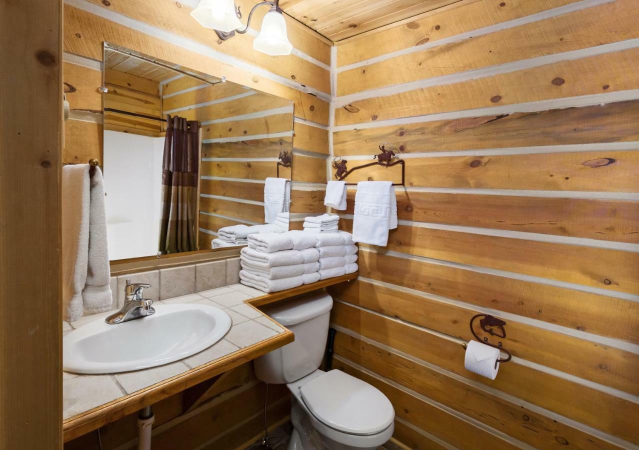 Rock Crest Lodge & Cabins Custer Ngoại thất bức ảnh
